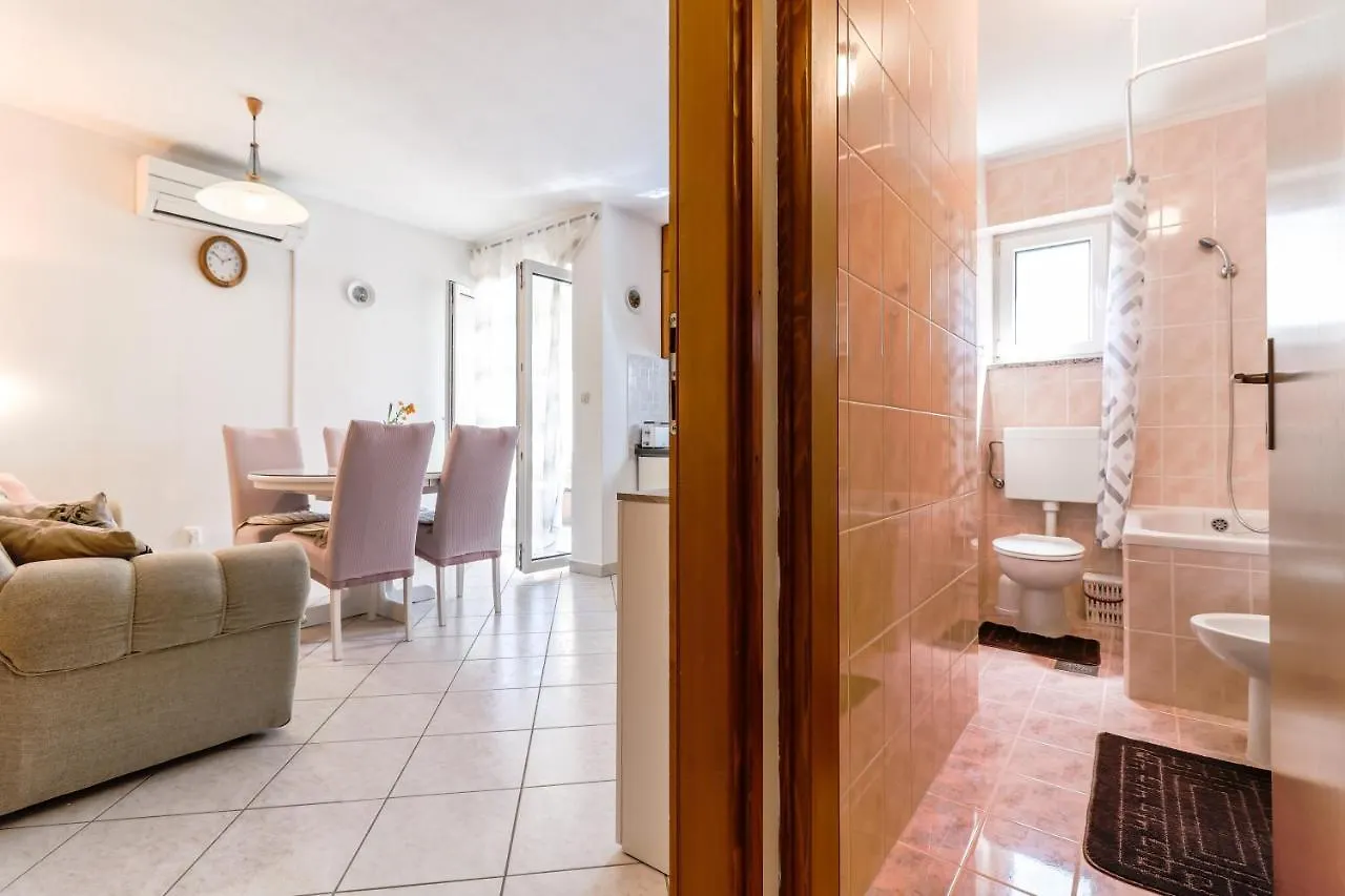 Garden View Apartment Vrsar 0*,