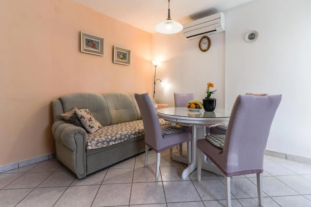 Garden View Apartment Vrsar
